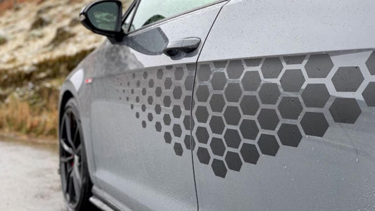 Autocolante hexagonal lateral em forma de favo de mel compatível com VW Golf GTI TCR | Autocolante de vinil hexagonal para automóvel