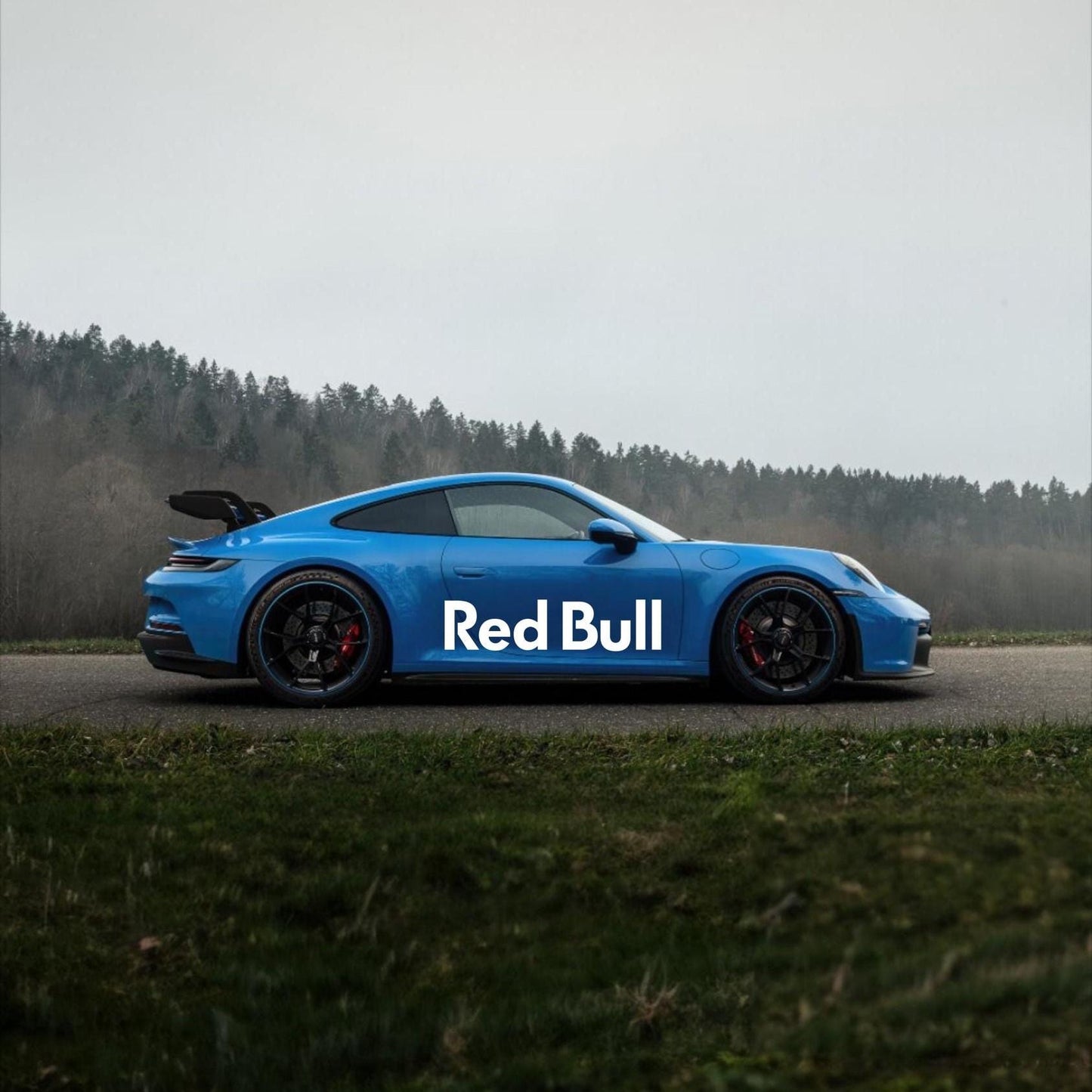 Red Bull - Conjunto de 2 autocolantes em vinil Red Bull | Autocolante de corrida desportiva, durável, carro, vidro, parede